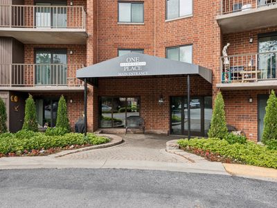 1 Bloomingdale Pl APT 220
