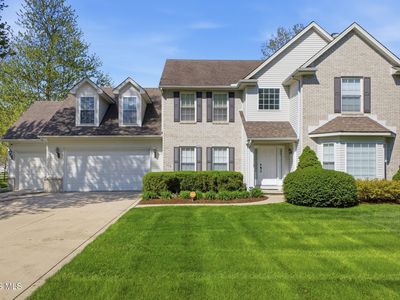 Property at 712 Whisperlake Rd, Holland, OH