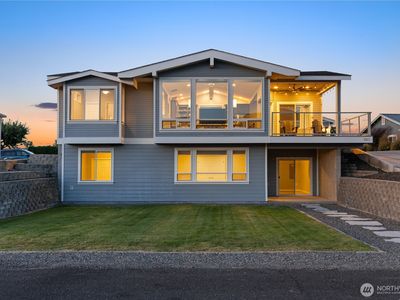 307 Arrowhead Place SW