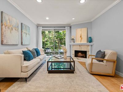 1375 Kelton Ave APT 206