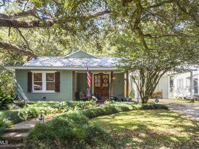 225 Adrienne St
