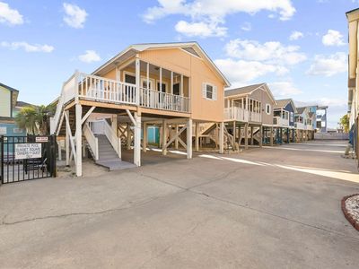 104 Sunset Square unit G