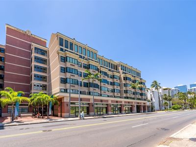 545 Queen St APT 334