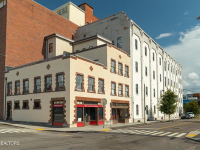 222 N Central St #305