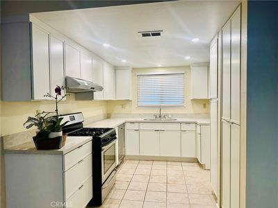 1008 Las Lomas Dr