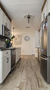 4211 Chinaberry Rd