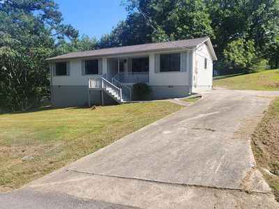 Property at 7833 Lake Ave, Leeds, AL