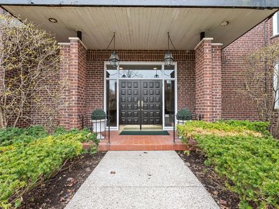 Property at 1290 N Western Ave APT 301, Lake Forest, IL