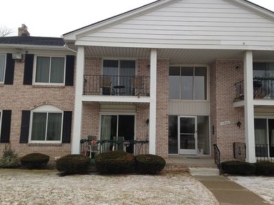 13900 Camelot Dr APT 8