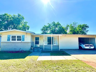 209 Laurel Dr