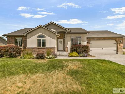 3625 E Hyrum Dr
