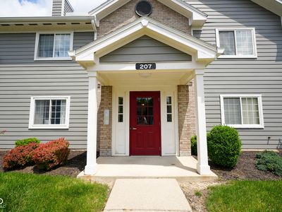 207 Keats Ct APT 102