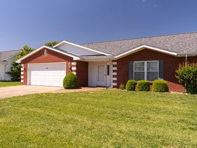 3206 Cherokee Dr