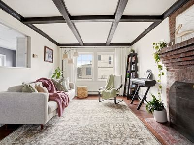33 Bateman Ave