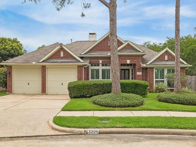 3306 Stonehurst Ct