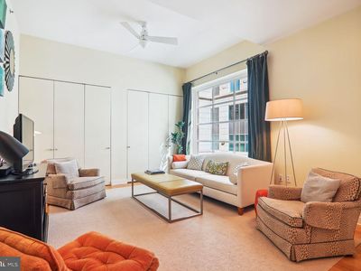 675 E E St NW #250
