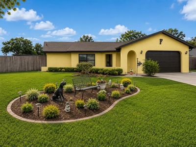 7054 Lexington Cir