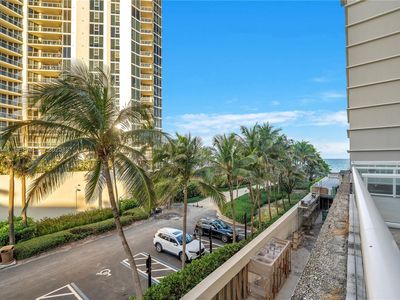 19201 Collins Ave #124