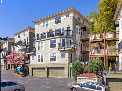 335 NW Uptown Ter APT 2B