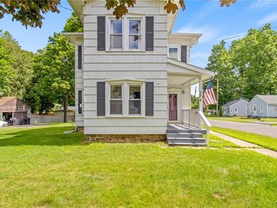 17 Salina St