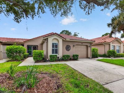 495 ST TROPEZ CIRCLE NE