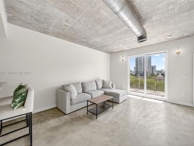 455 NE 25th St APT 602