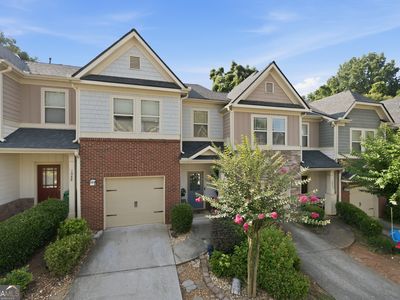1090 N Village Dr