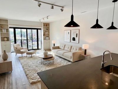 391 Palisade Ave #402