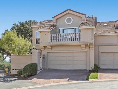 4 Honeysuckle Ln