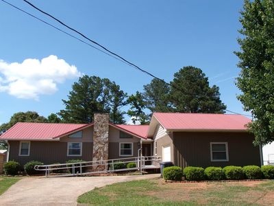 1707 Round Hill Rd