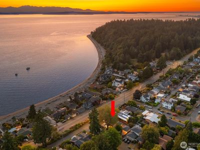 8816 Fauntleroy Way SW