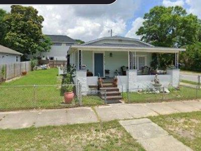 800 W Belmont St