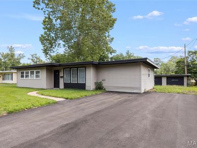 49 Marquette Dr