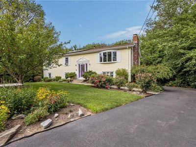 8 Eastward Dr