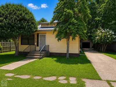 1103 Warner Ave