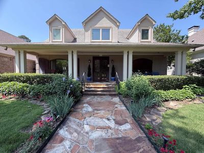 66 Avignon Ct