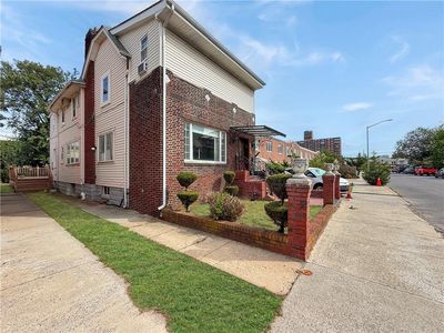 3731 Maple Ave