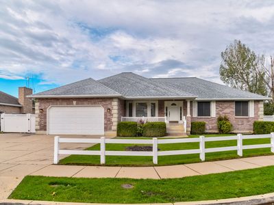 1361 N 2550 E