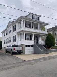 100 S Blossom St