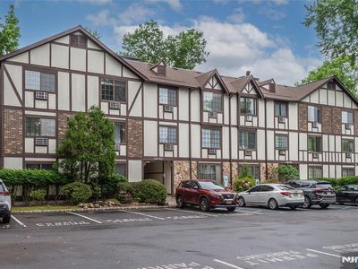 Property at 1406 Faulkner Ct, Mahwah, NJ