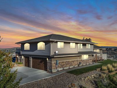 1113 Hilltop Dr