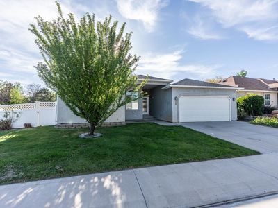 625 Sneddon Pl