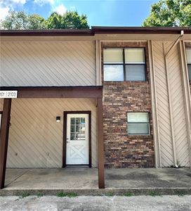2103 N East Oaks Dr
