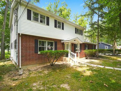 1001 Hickory Hill Dr