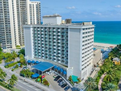 19201 Collins Ave #1108