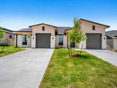 1305 Lone Pine Way