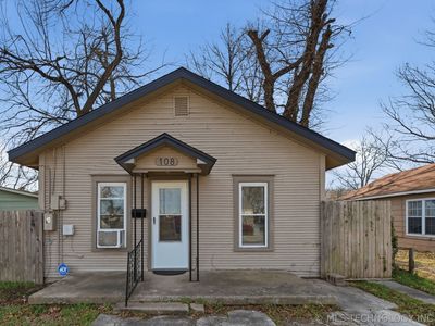 108 E 5th St