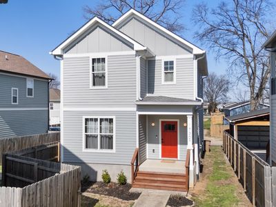 1730B Pecan St