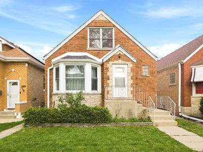 5221 N Marmora Ave