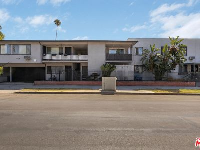 1014 N El Centro Ave